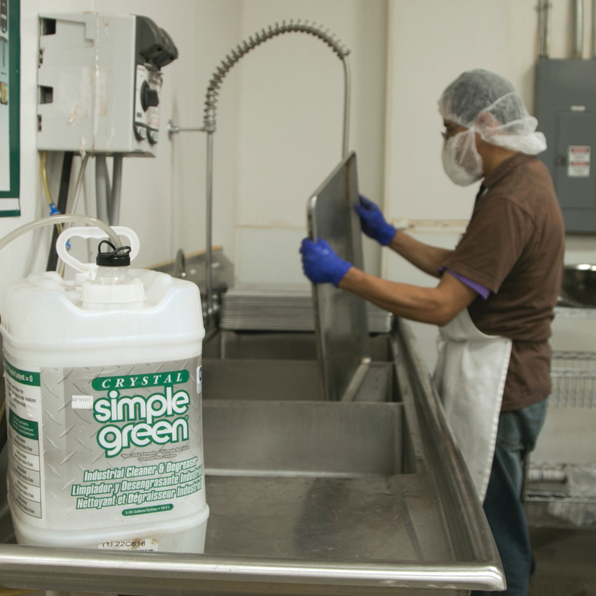 Large Volume Industrial Use Crystal Simple Green 5 Gallon Application
